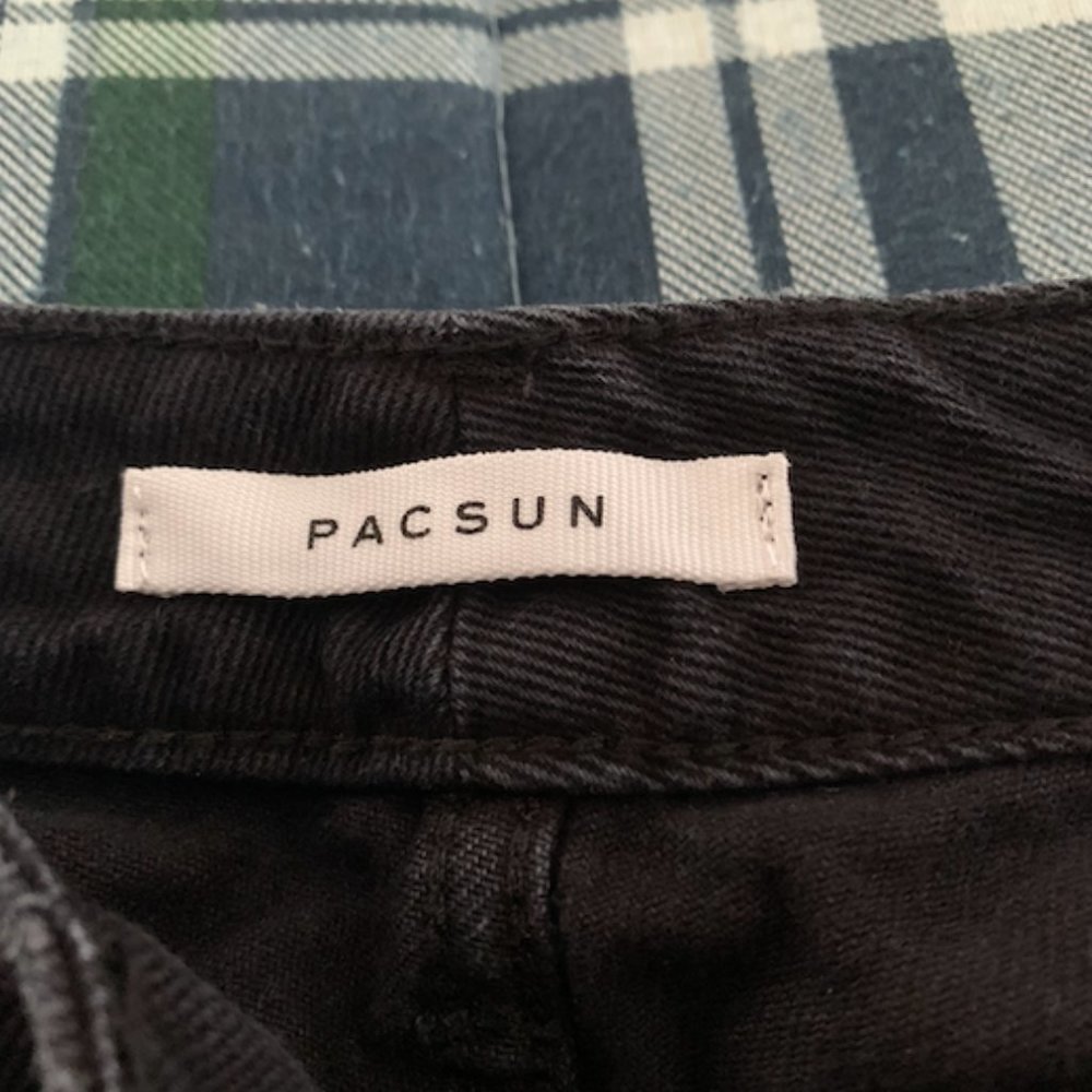 PacSun Ripped Mom Jean - Picture 2 of 3